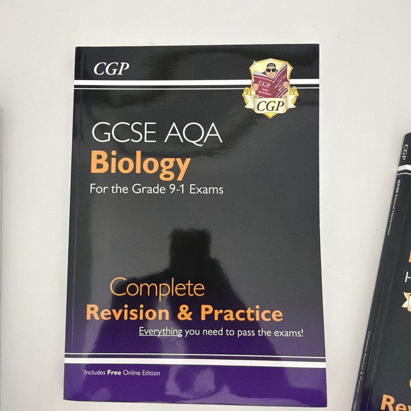 Grade 9-1 GCSE Biology AQA Complete Revision & Practice with Onl… by CGP Books
