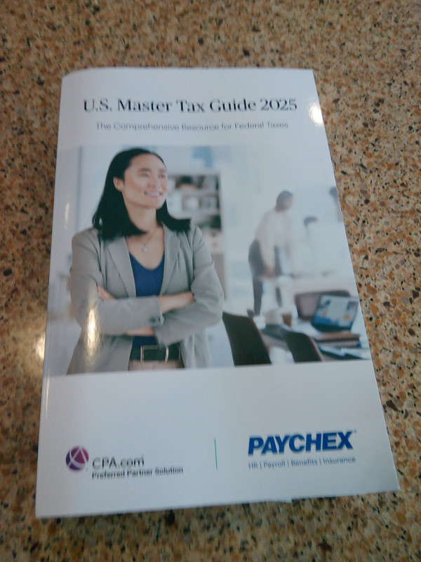 2025 Wolters Kluwer US Master Tax Guide ALMOST PERFECT - use w/ 2024 Returns